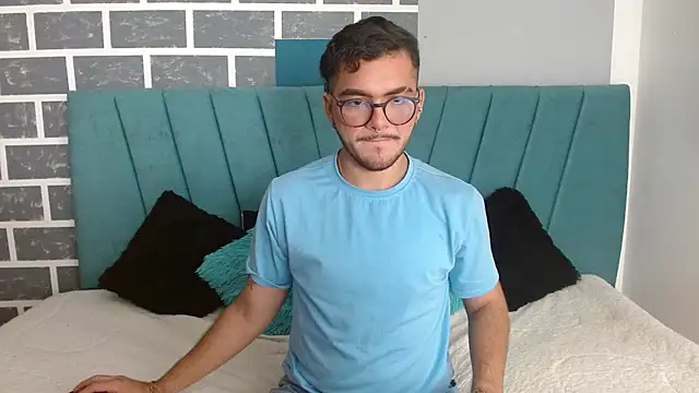 Snapshot of Zac_Golden chatting on November 28, 2025, 11:49 pm Zac Golden online show from November 28, 2025, 11:49 pm