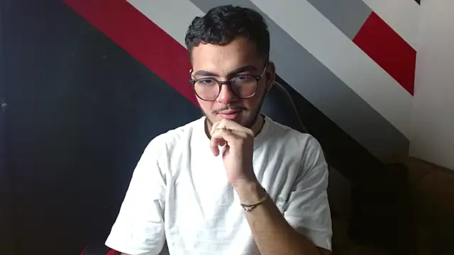 Snapshot of Zac_Golden chatting on December 16, 2025, 11:53 pm Zac Golden online show from December 16, 2025, 11:53 pm