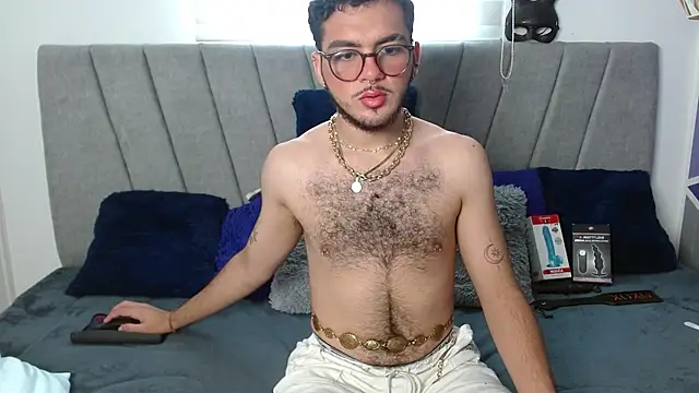 Snapshot of Zac_Golden chatting on November 3, 2025, 6:55 pm Zac Golden online show from November 3, 2025, 6:55 pm