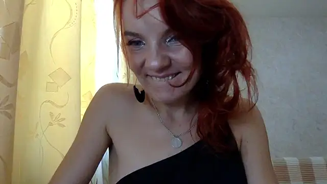 Snapshot of ArielDreamer chatting on November 4, 2025, 9:35 am ArielDreamer online show from November 4, 2025, 9:35 am