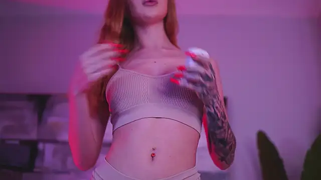 LaraSynn online show from February 11, 2026, 3:17 am