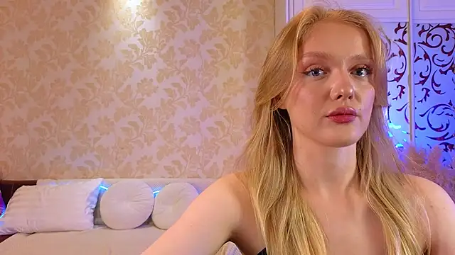 Snapshot of Slay_Blonde chatting on October 21, 2025, 6:13 am Slay Blonde online show from October 21, 2025, 6:13 am
