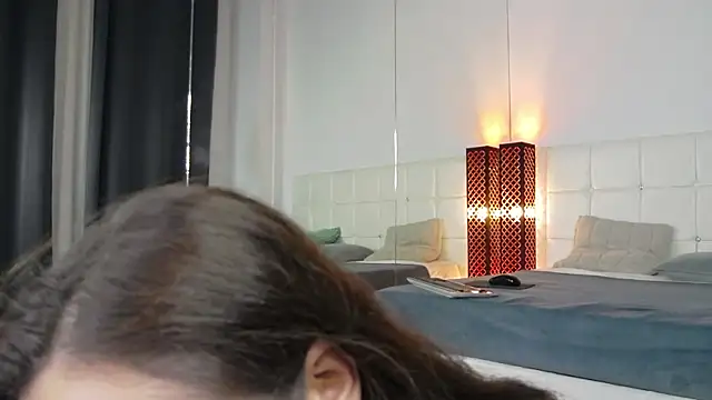 KarinaSparks online show from November 6, 2025, 8:35 pm