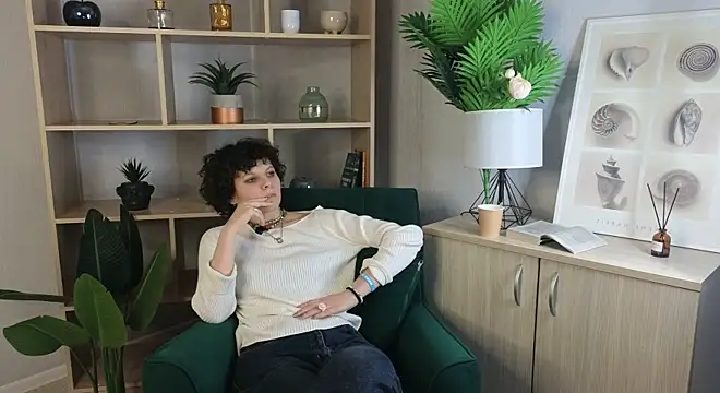Snapshot of PhebeCharron chatting on October 21, 2025, 3:11 pm PhebeCharron online show from October 21, 2025, 3:11 pm