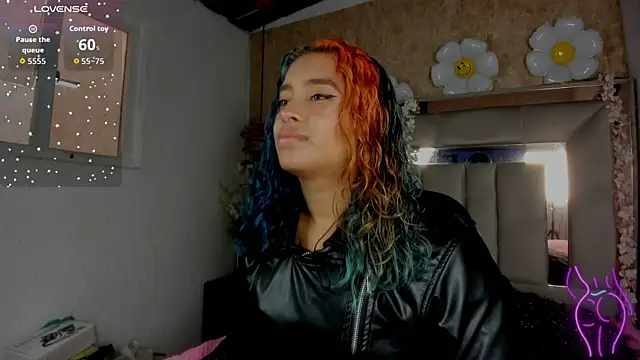 Snapshot of Cristall_ravven chatting on November 21, 2025, 3:11 pm Cristall ravven online show from November 21, 2025, 3:11 pm