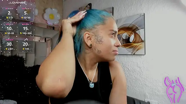 Snapshot of Cristall_ravven chatting on December 18, 2025, 2:27 am Cristall ravven online show from December 18, 2025, 2:27 am