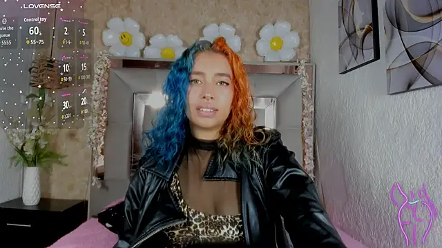 Snapshot of Cristall_ravven chatting on November 20, 2025, 3:02 pm Cristall ravven online show from November 20, 2025, 3:02 pm