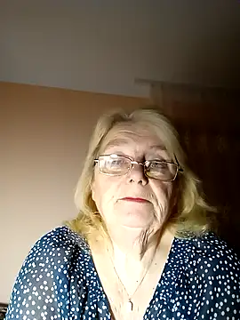 Snapshot of AmyLove353 chatting on November 18, 2025, 9:40 pm AmyLove353 online show from November 18, 2025, 9:40 pm