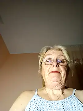 Snapshot of AmyLove353 chatting on November 26, 2025, 10:43 pm AmyLove353 online show from November 26, 2025, 10:43 pm