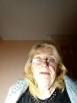 Snapshot of AmyLove353 chatting on November 9, 2025, 8:57 pm AmyLove353 online show from November 9, 2025, 8:57 pm