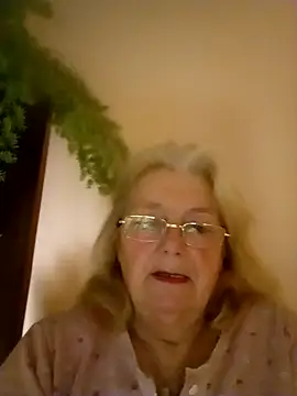 AmyLove353 online show from January 13, 2026, 5:44 am