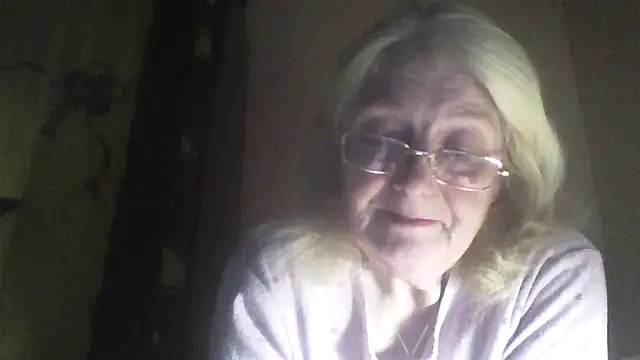 AmyLove353 online show from March 8, 2026, 9:07 pm