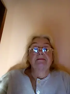 AmyLove353 online show from February 5, 2026, 8:59 pm