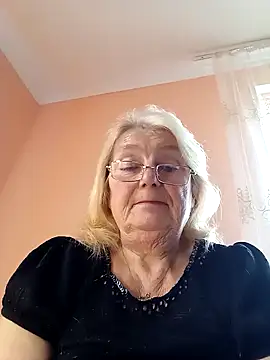 Snapshot of AmyLove353 chatting on November 17, 2025, 11:36 am AmyLove353 online show from November 17, 2025, 11:36 am