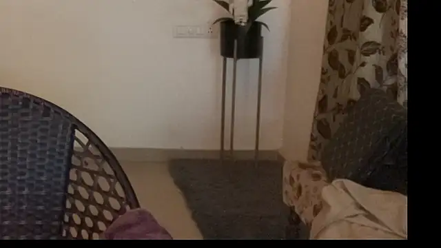 Snapshot of MakeMeAwareAah chatting on December 5, 2025, 1:05 am MakeMeAwareAah online show from December 5, 2025, 1:05 am