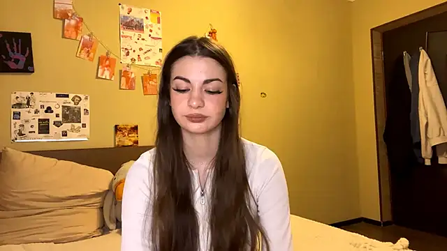 Snapshot of TheRealAnna chatting on December 17, 2025, 1:38 pm TheRealAnna online show from December 17, 2025, 1:38 pm