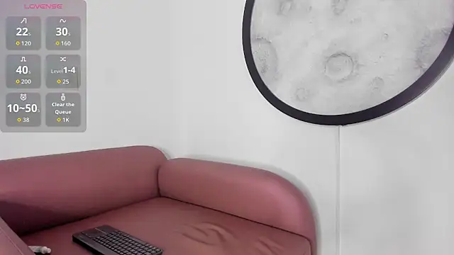 Nicole2507 online show from December 5, 2025, 12:37 pm