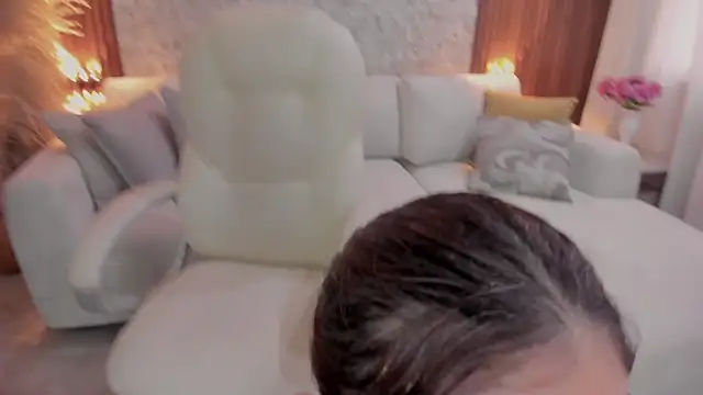 Snapshot of Miaa_lane chatting on December 17, 2025, 11:37 am Miaa lane online show from December 17, 2025, 11:37 am