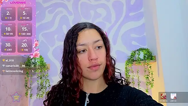 Snapshot of mia_scarlett7 chatting on July 1, 2026, 1:22 pm mia scarlett7 online show from July 1, 2026, 1:22 pm