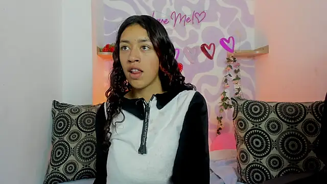 mia scarlett7 online show from February 26, 2026, 12:38 pm