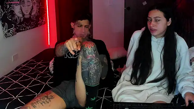 Snapshot of cleoo_jhonny chatting on November 18, 2025, 9:56 am cleoo jhonny online show from November 18, 2025, 9:56 am