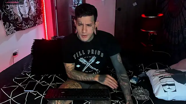 Snapshot of cleoo_jhonny chatting on November 20, 2025, 6:58 am cleoo jhonny online show from November 20, 2025, 6:58 am