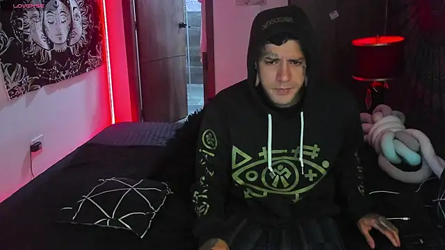 Snapshot of cleoo_jhonny chatting on November 22, 2025, 7:40 am cleoo jhonny online show from November 22, 2025, 7:40 am