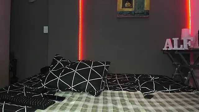 cleoo jhonny online show from March 2, 2026, 5:19 am