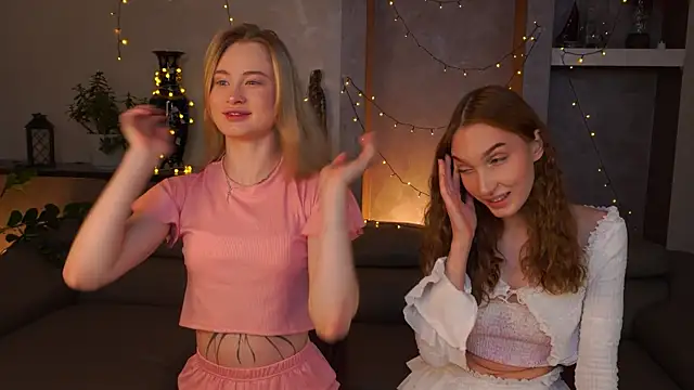 Snapshot of MarisLopaz chatting on November 12, 2025, 3:32 am MarisLopaz online show from November 12, 2025, 3:32 am