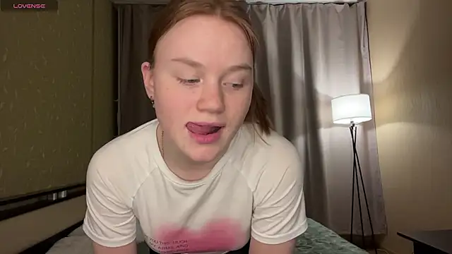 Snapshot of KarlynGow chatting on February 27, 2026, 5:35 pm KarlynGow online show from February 27, 2026, 5:35 pm