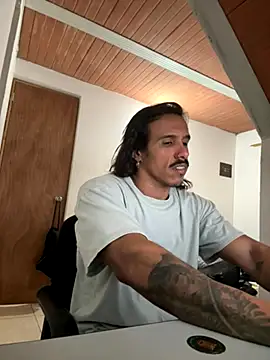 Snapshot of caiiobahia chatting on November 29, 2025, 3:23 pm caiiobahia online show from November 29, 2025, 3:23 pm