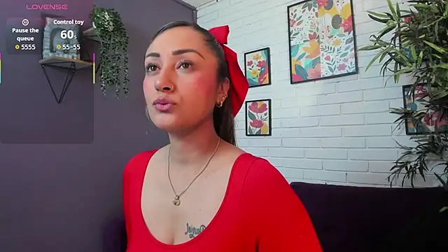 Sofia  Stk online show from November 12, 2025, 3:43 am