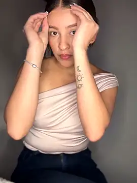 Talia Bonet online show from February 4, 2026, 1:17 pm