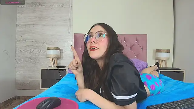 Snapshot of cameron_april chatting on November 22, 2025, 12:48 pm cameron april online show from November 22, 2025, 12:48 pm