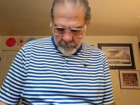 pena633 online show from December 17, 2025, 3:33 am