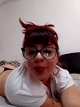 Snapshot of Tizi_04 chatting on December 18, 2025, 3:05 pm Tizi 04 online show from December 18, 2025, 3:05 pm