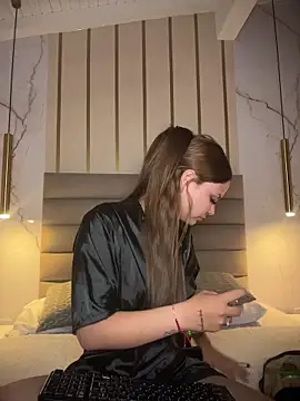 Snapshot of Beella1_ chatting on November 6, 2025, 11:47 am Beella1 online show from November 6, 2025, 11:47 am