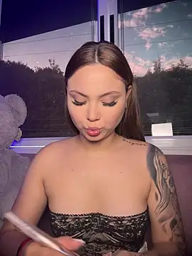 Snapshot of Beella1_ chatting on November 22, 2025, 11:31 am Beella1 online show from November 22, 2025, 11:31 am