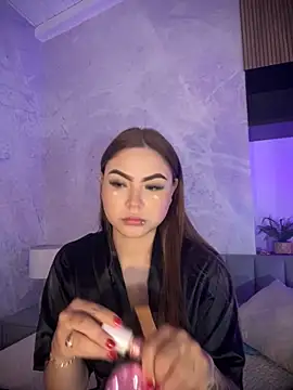 Snapshot of Beella1_ chatting on November 3, 2025, 11:36 am Beella1 online show from November 3, 2025, 11:36 am