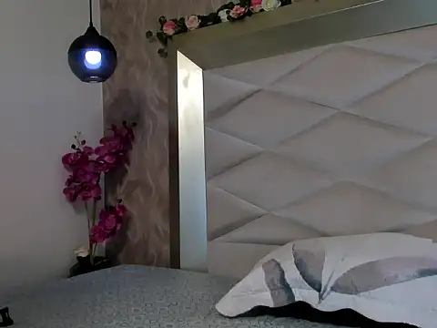 HaryBlair online show from December 22, 2025, 2:06 pm