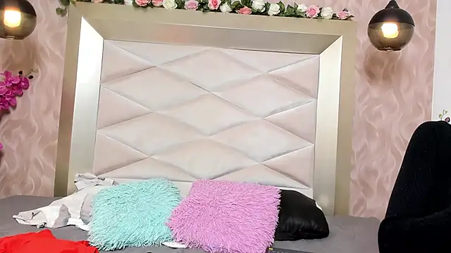 HaryBlair online show from December 15, 2025, 1:06 pm