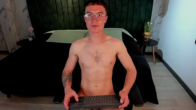 Snapshot of Lil_James chatting on January 7, 2026, 8:03 pm Lil James online show from January 7, 2026, 8:03 pm