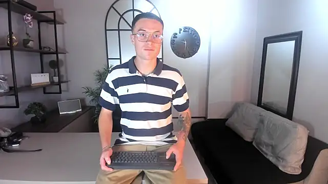 Lil James online show from November 20, 2025, 8:42 pm