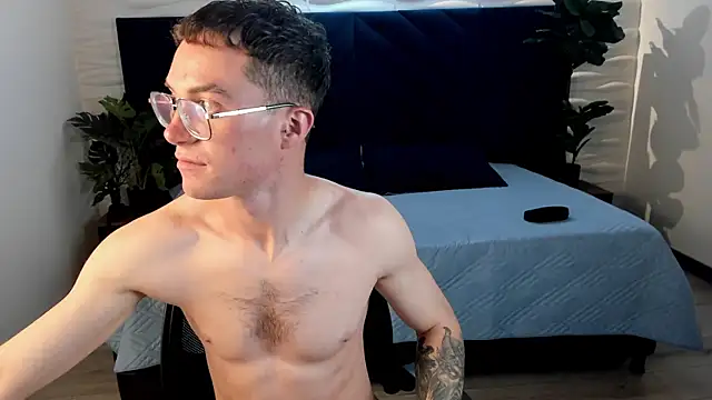 Snapshot of Lil_James chatting on January 16, 2026, 8:02 pm Lil James online show from January 16, 2026, 8:02 pm