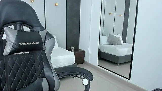 Snapshot of mia_collins96 chatting on March 1, 2026, 2:22 am mia collins96 online show from March 1, 2026, 2:22 am