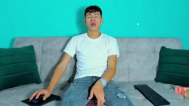 Nicolas Torres  online show from November 22, 2025, 2:21 am