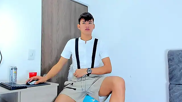 Nicolas Torres  online show from November 14, 2025, 2:37 am