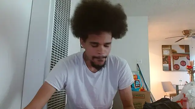 Snapshot of Mrmakeherwet_Tez chatting on December 5, 2025, 5:00 pm Mrmakeherwet Tez online show from December 5, 2025, 5:00 pm