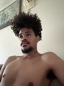 Snapshot of Mrmakeherwet_Tez chatting on February 23, 2026, 4:18 pm Mrmakeherwet Tez online show from February 23, 2026, 4:18 pm