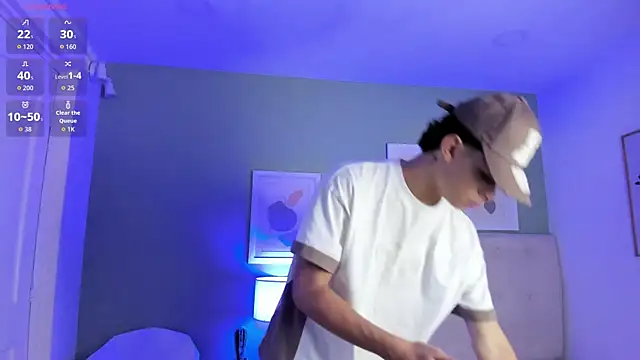 ApoloRicci online show from February 11, 2026, 8:20 pm